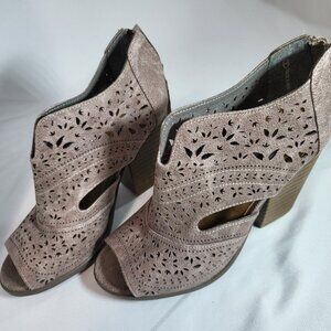 Not Rated Taupe Brown Suede Block Heel Zipper Back Women's Size 8 NWOT